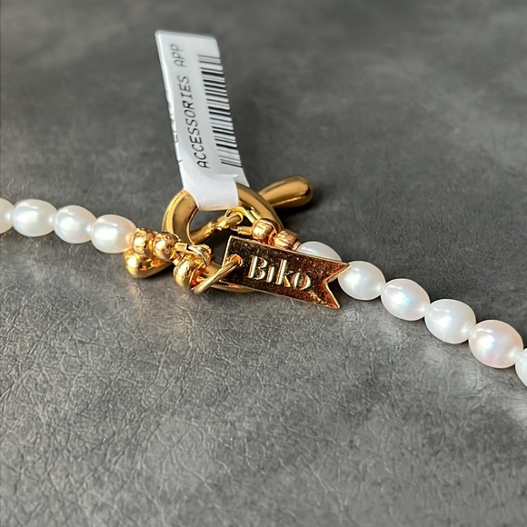 Biko Alouet Pearl Collar - Gold 265$ - Picture 6 of 7